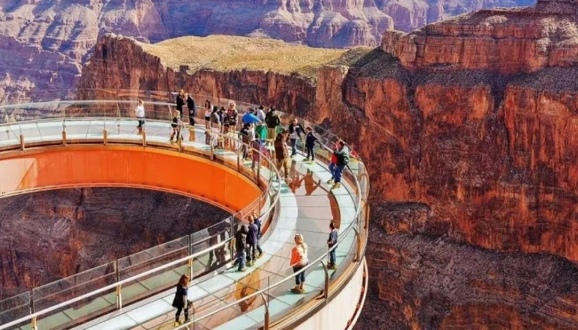 Puente de cristal del Gran Cañón de Colorado, Estados Unidos.