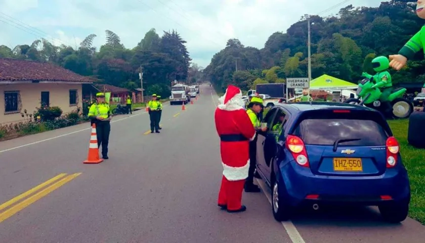 Un componente de 7.000 uniformados de la Dirección de Tránsito y Transporte de la Policía Nacional estarán desplegados en las distintas vías del país. 