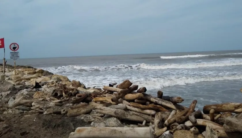 Capitanía de Puerto extendió alerta por los vientos y el fuerte oleaje en el Mar Caribe.