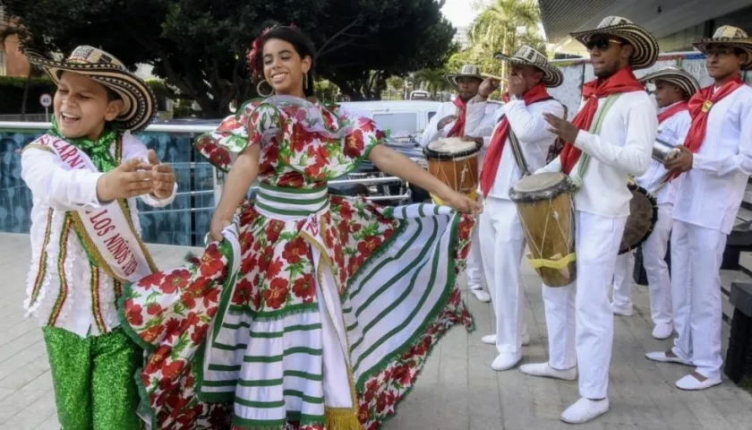 César De la Hoz e Isabella Chacón, Reyes del Carnaval de los Niños.
