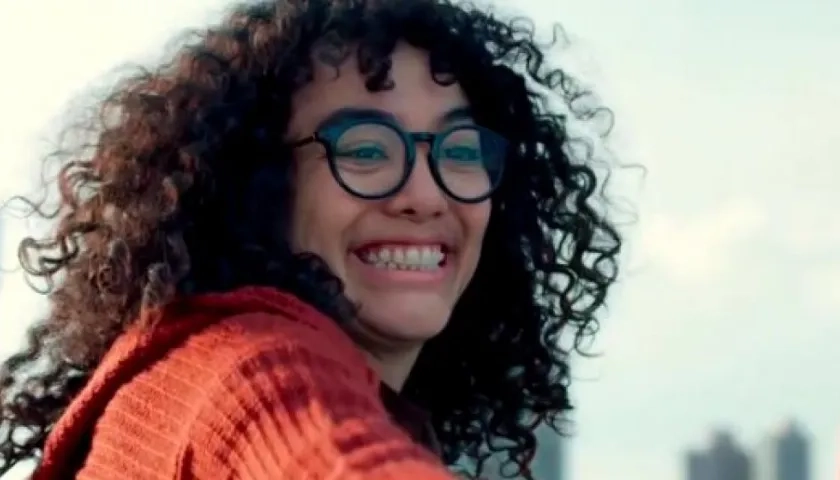 La joven actriz Elyfer Torres en "Betty en NY".