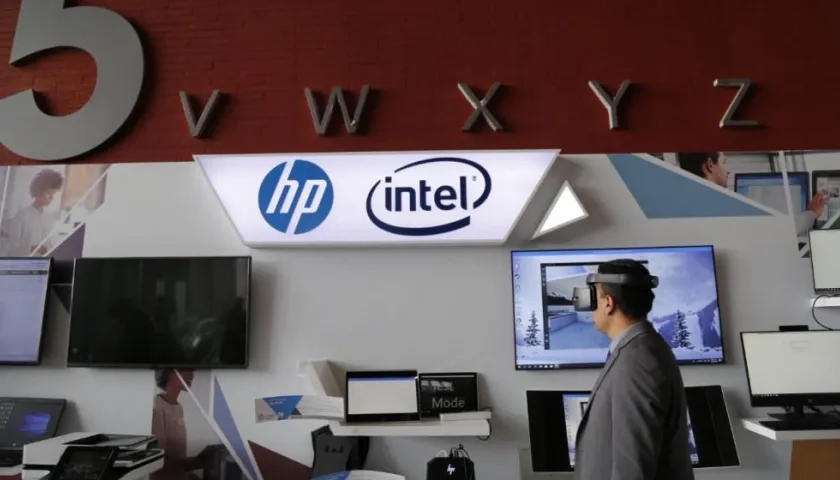 Tanto HP Inc. como el Gobierno colombiano se comprometieron a llevar a cabo un pacto por la equidad para acabar con las brechas .