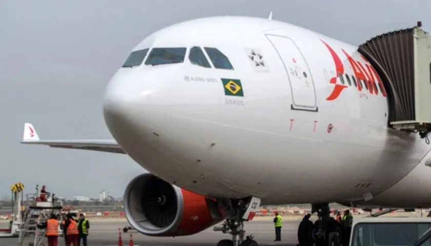 El holding reveló que tiene actualmente la intención de eliminar su flota de Embraer.