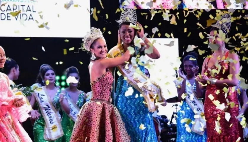 Valeria Abuchaibe y la Reina Popular Daneska Camargo.