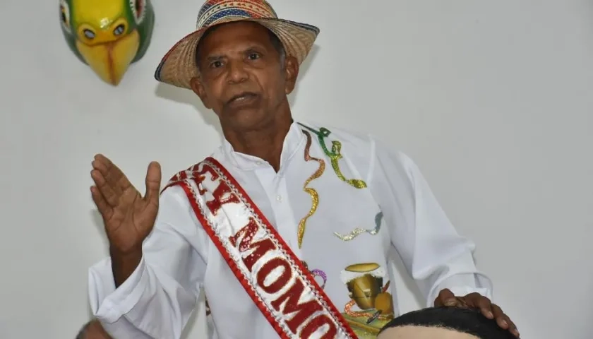 El exRey Momo del Carnaval 2009 y segunda dinastía del disfraz 'El Descabezado'.