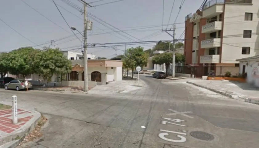 Calle 74 con carrera 33, lugar donde ocurrió el robo del vehículo.