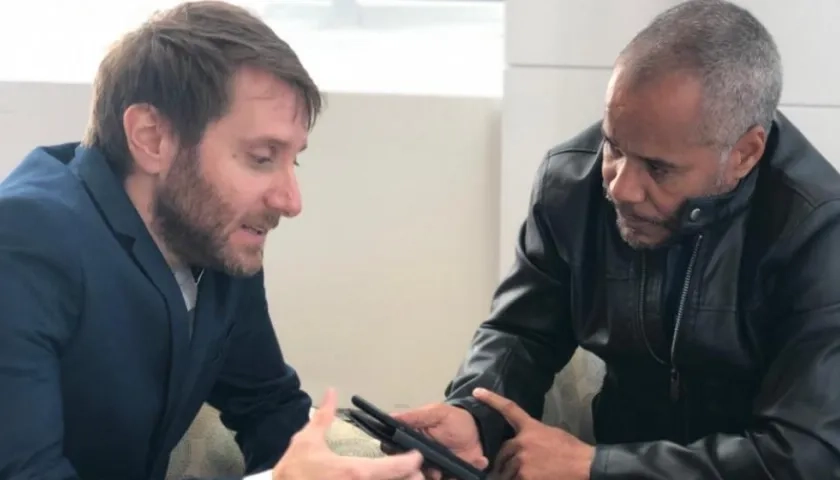 Julián Kanareth en entrevista con Ricardo Villa.