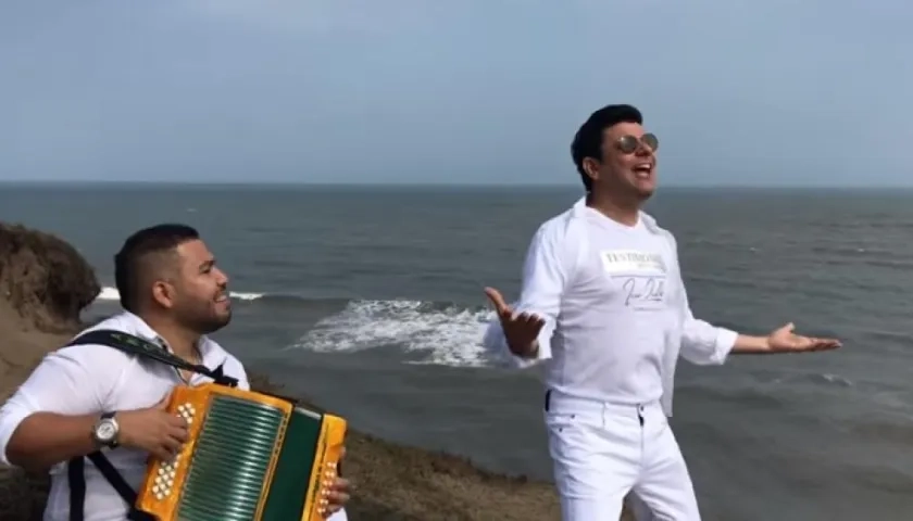 El acordeonero Ángel Barrios y el compositor Iván Ovalle.