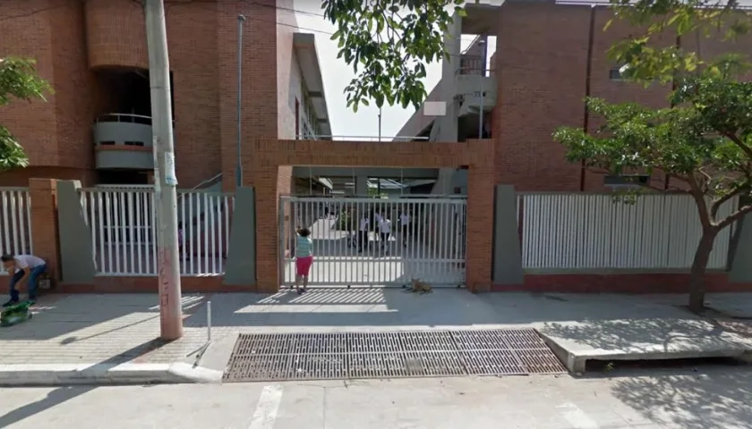 El megacolegio Simón Bolívar, en el barrio Las Flores
