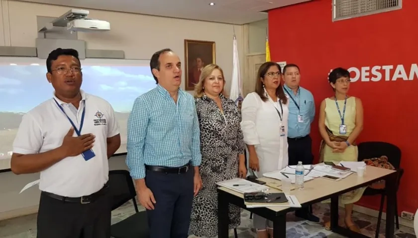 Reunión de la Comisión Regional de Control y Asuntos Electorales, presidida por el Secretario del Interior Departamental, Guillermo Polo.