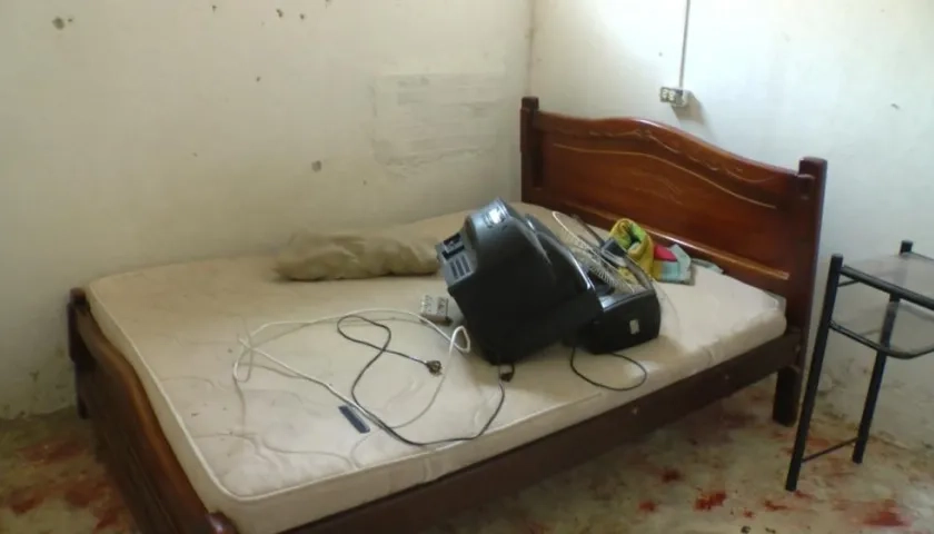 Habitación en donde golpearon y amarraron a la mujer. 