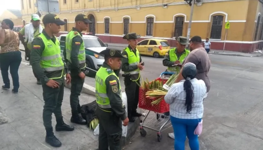 Operativos en inmediaciones de las iglesias realizó la Policía Ambiental y Ecológica.