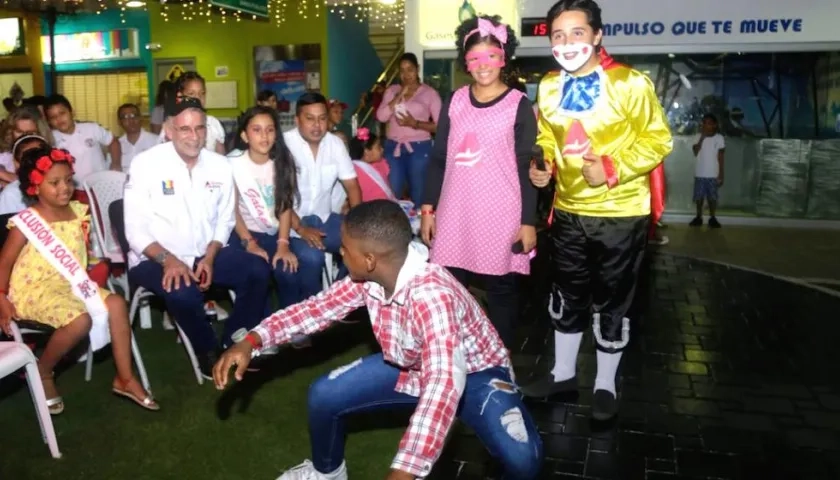 Presentaciones durante la jornada con los niños.