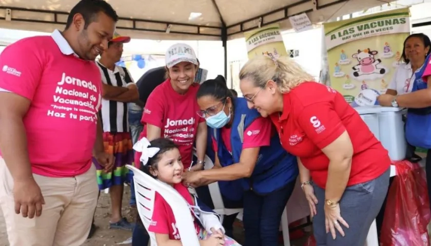 La Secretaria de Salud, Emilia Elitin, presidiendo la jornada.