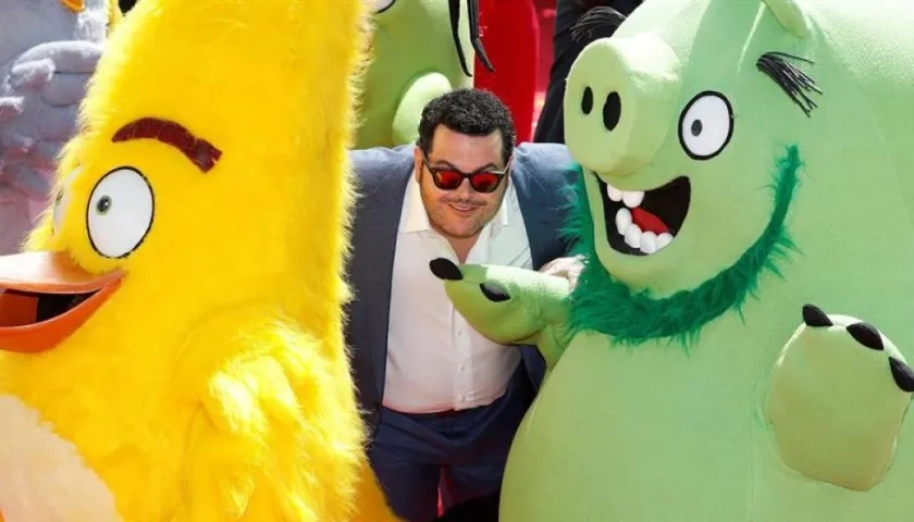 El actor estadounidense Josh Gad posa para los medios durante el pase gráfico de "The Angry Birds Movie 2" en la 72ª edición del Festival de Cine de Cannes (Francia). 