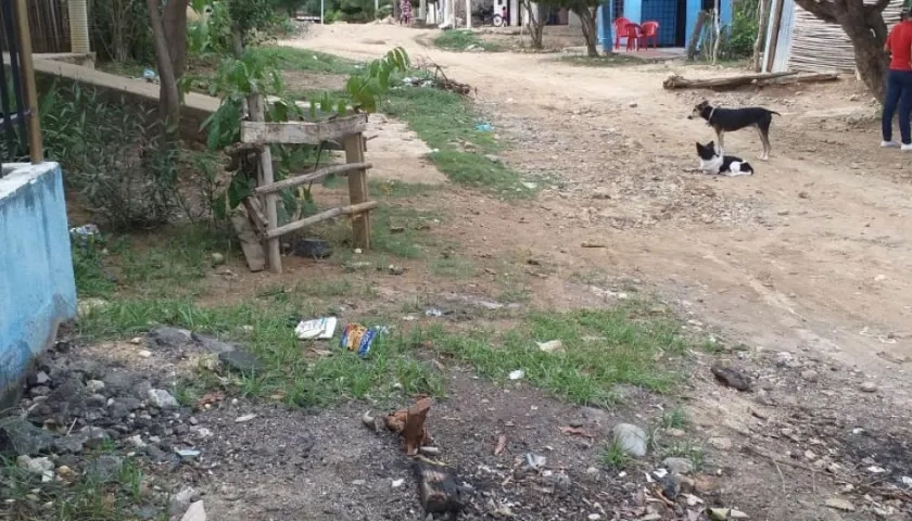 La tragedia apagó la alegría de una de las calles del barrio Faustino.