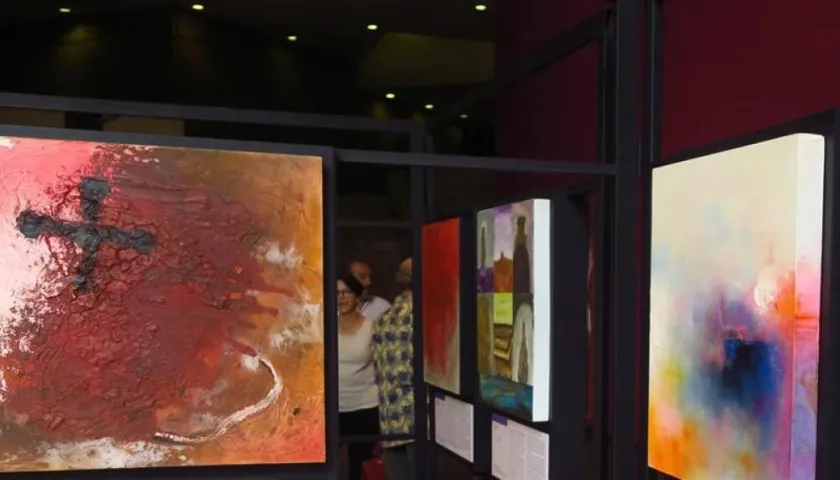 Imagen de las pinturas en honor a la tabla periódica.