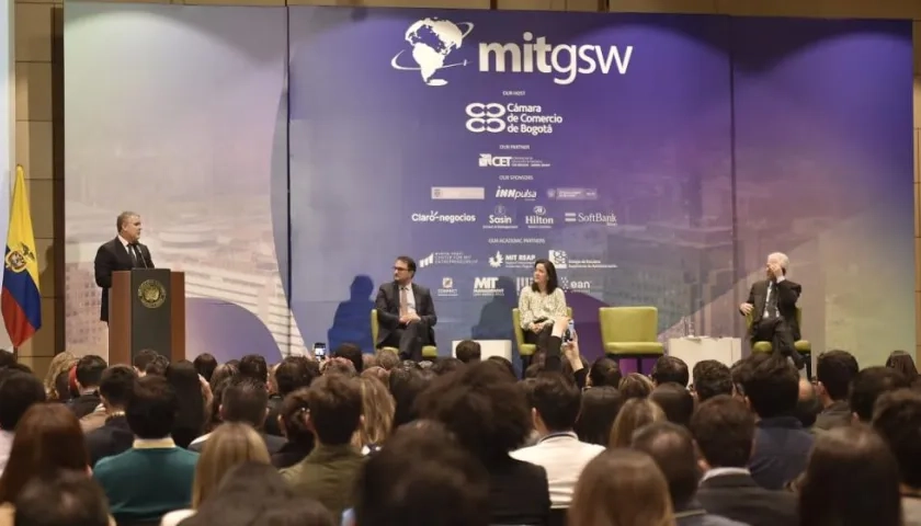 “Quiero que Colombia sea el lugar donde emprendedores, tecnología, universidades, talento e innovación nos permitan alcanzar el futuro”, dijo el Presidente en el Global StartUp WorkShop.                                               