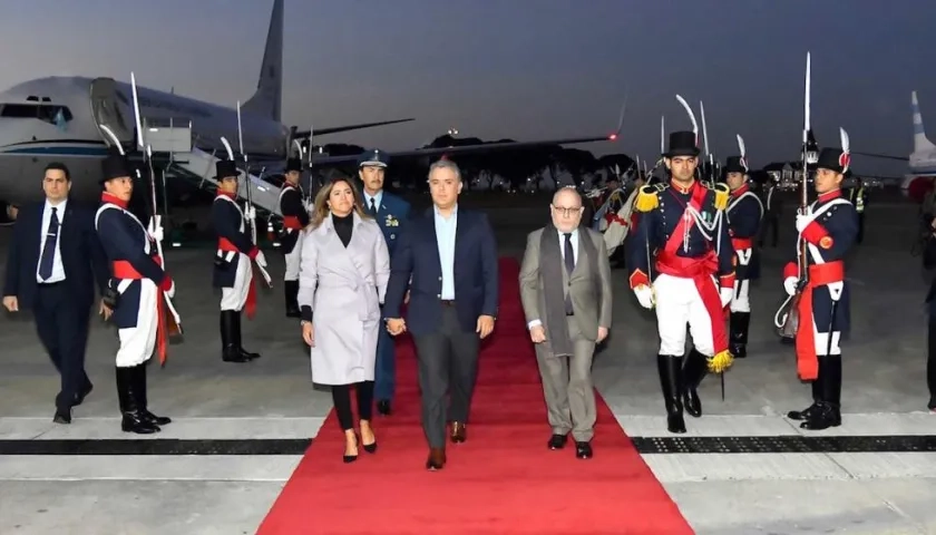 El Presidente Iván Duque a su llegada a territorio argentino.