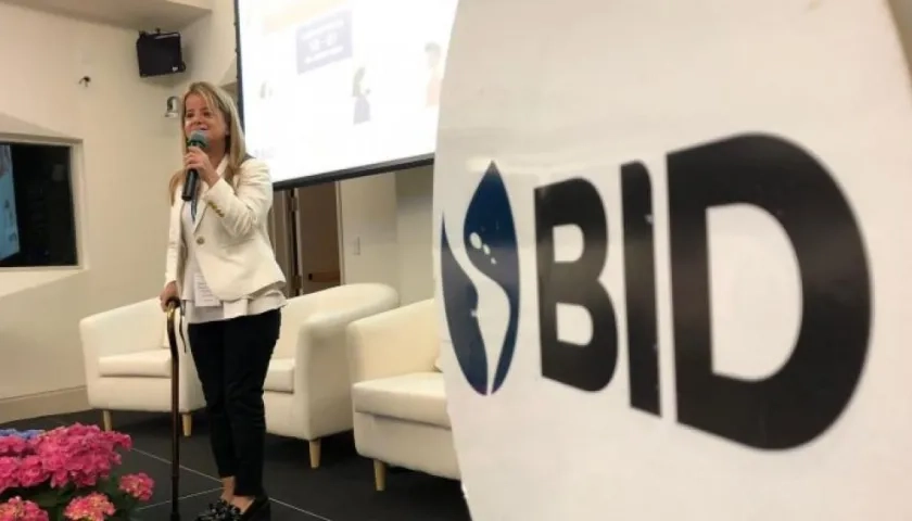 Elsa Noguera, candidata a la Gobernación del Atlántico, estuvo como invitada a un taller de liderazgo para mujeres en el BID.