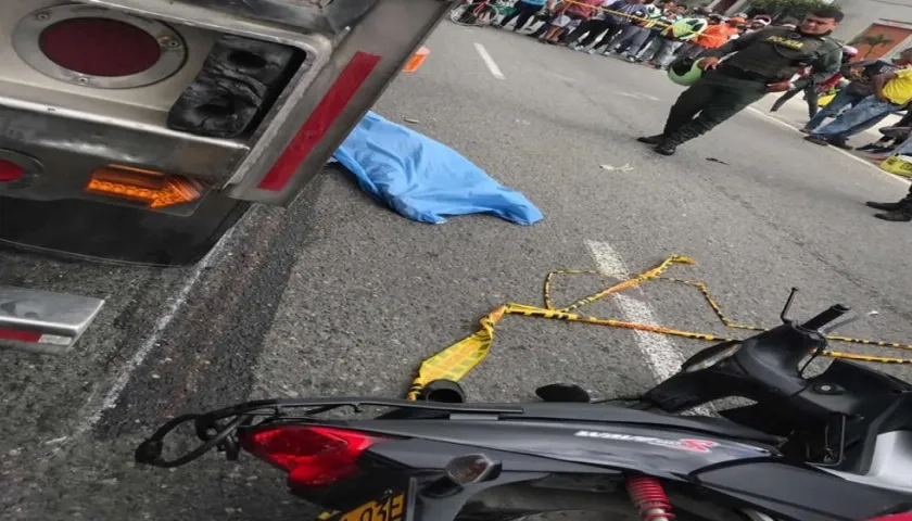 Accidente en la entrada al barrio El Pueblito.