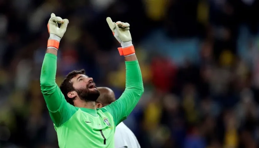Alisson, arquero de la Selección Brasil. 