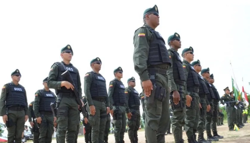 Hombres y mujeres del Grupo GOES.