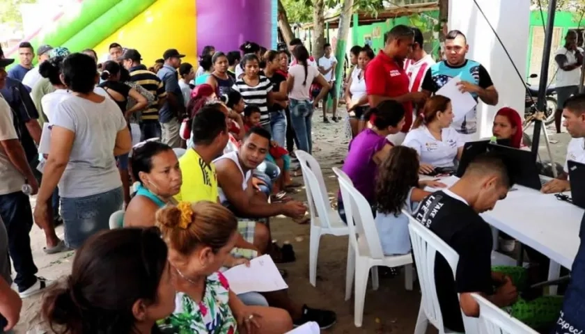 Imagen de una feria de empleo en Soledad.