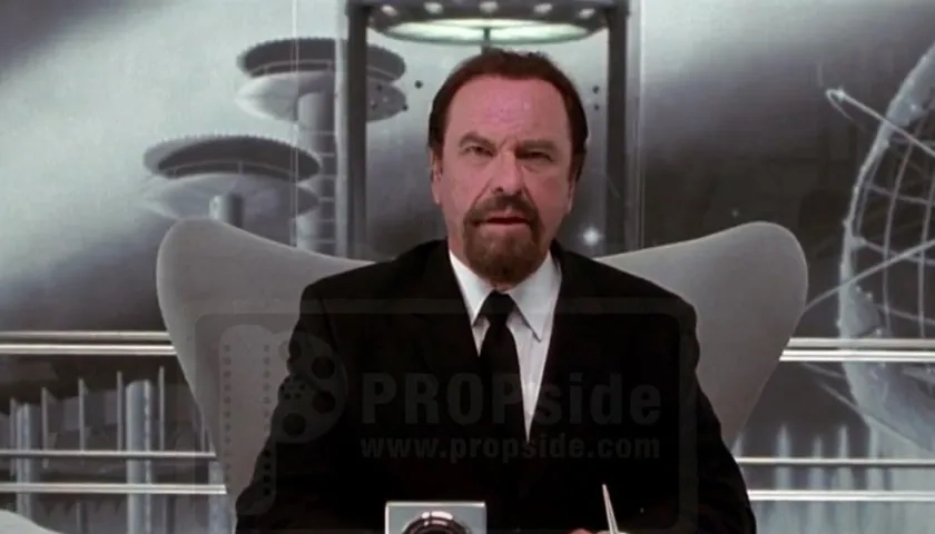 Rip Torn interpretando al 'Agente Z' en 'Hombres de negro'.