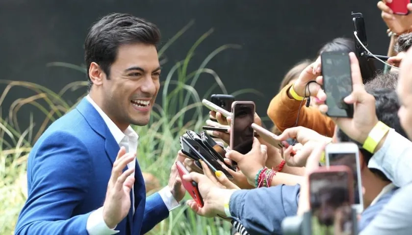 El cantante Carlos Rivera (voz de Simba) en la presentación de 'El rey león' en Ciudad de México.