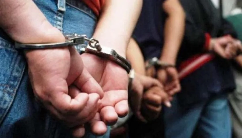 Los capturados fueron puestos a disposición de la Fiscalía.