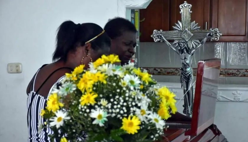 Prudencio Cardona es velado en su casa en el barrio Los Andes de Barranquilla.