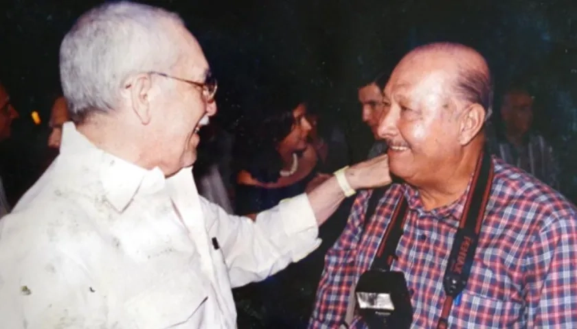 El nobel Gabriel García Márquez y el fotógrafo Libardo Cano.