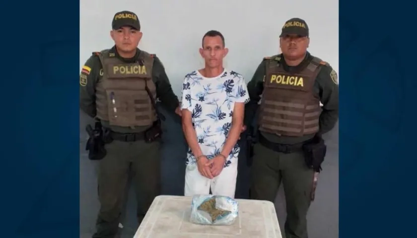 El capturado con la marihuana.