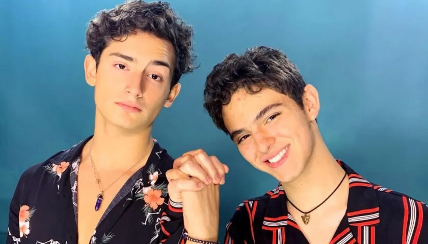 Los actores mexicanos Emilio Osorio y Joaquín Bondoni, protagonistas de la telenovela.