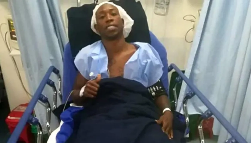 Jhonatan 'el Momo' Romero tras la cirugía en su rodilla. 