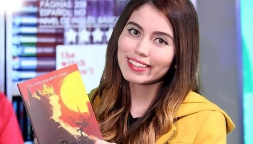 La escritora mexicana Claudia Ramírez Lomelí.