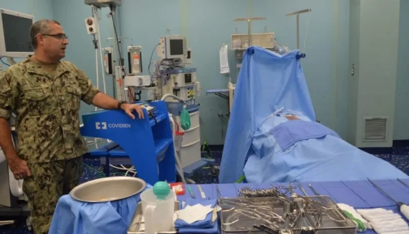 El Comandante Gustavo Lores, director de servicios dentales.