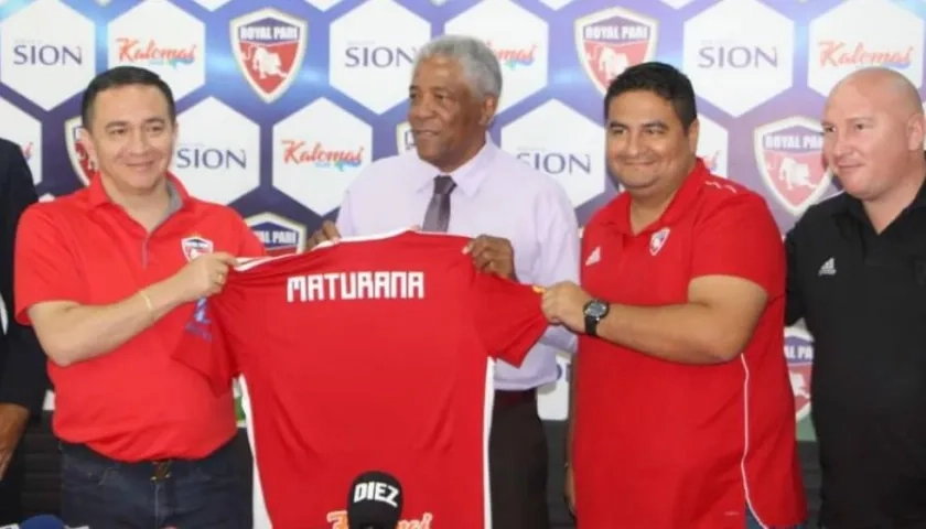 Presentación del colombiano Francisco Maturana.