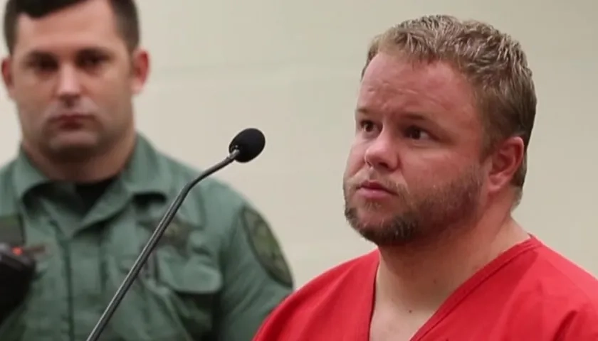 Michael W. Jones Jr, acusado de asesinar a su esposa y sus cuatro hijos.