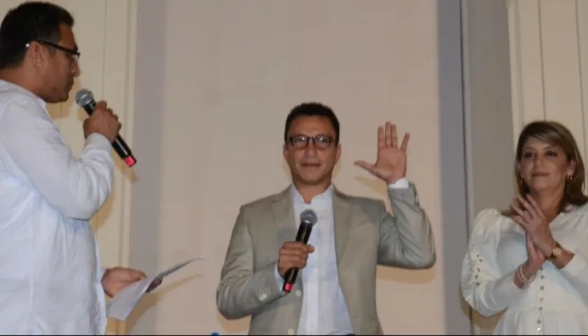 Carlos Caicedo, durante su posesión como Gobernador del Magdalena.