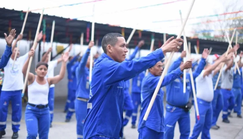 Las 'Escobitas' en pleno ensayo.