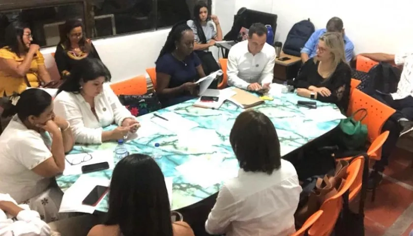 El Consejo Académico en sesión extraordinaria.