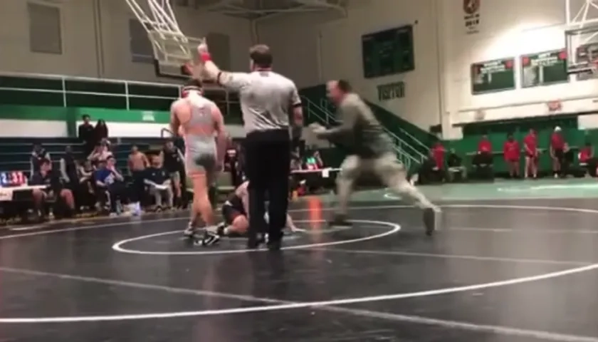 Momento de la embestida.