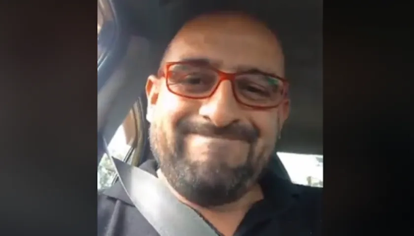 Freddy Contreras manejaba el taxi de una mujer.