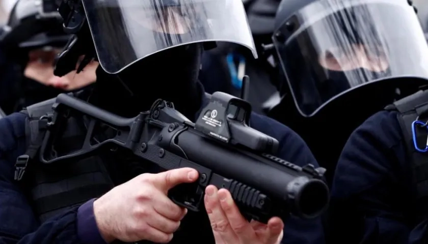 El uso de esas granadas había sido especialmente criticado por los abogados que representaban a algunas víctimas, una de las cuales llegó a perder una mano.