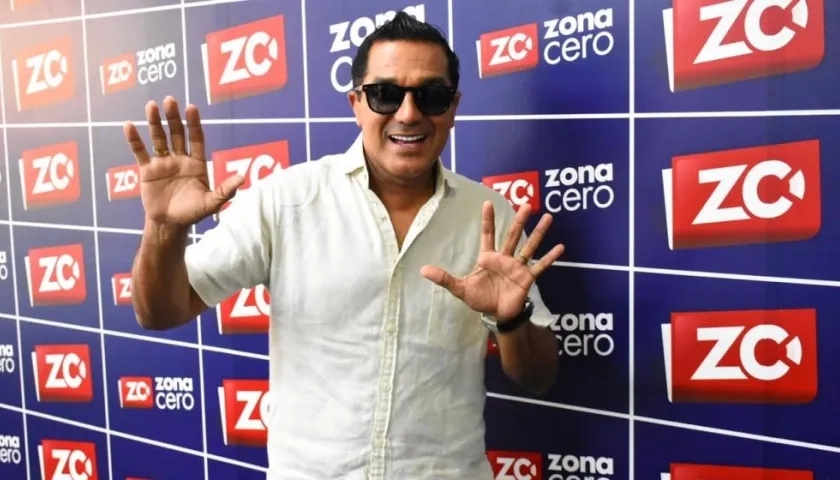 El cantante Checo Acosta.