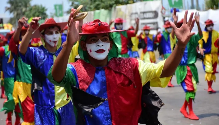 Diablos arlequines durante desfile del Carnaval de Barranquilla.