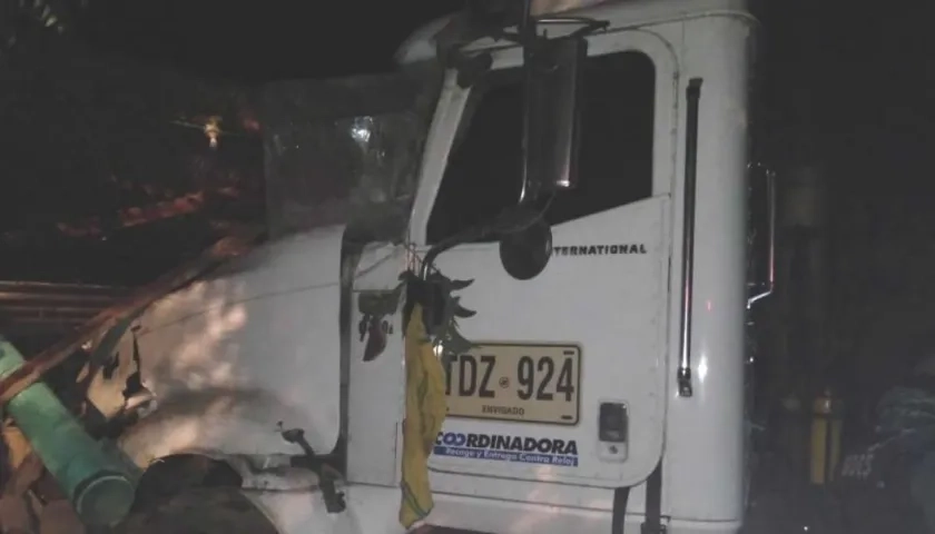 Tractomula chocó contra casa en Arroyo de Piedra