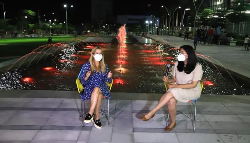 La Gobernadora Elsa Noguera y la Secretaria de Infraestructura Nury Logreira presentando el plan.